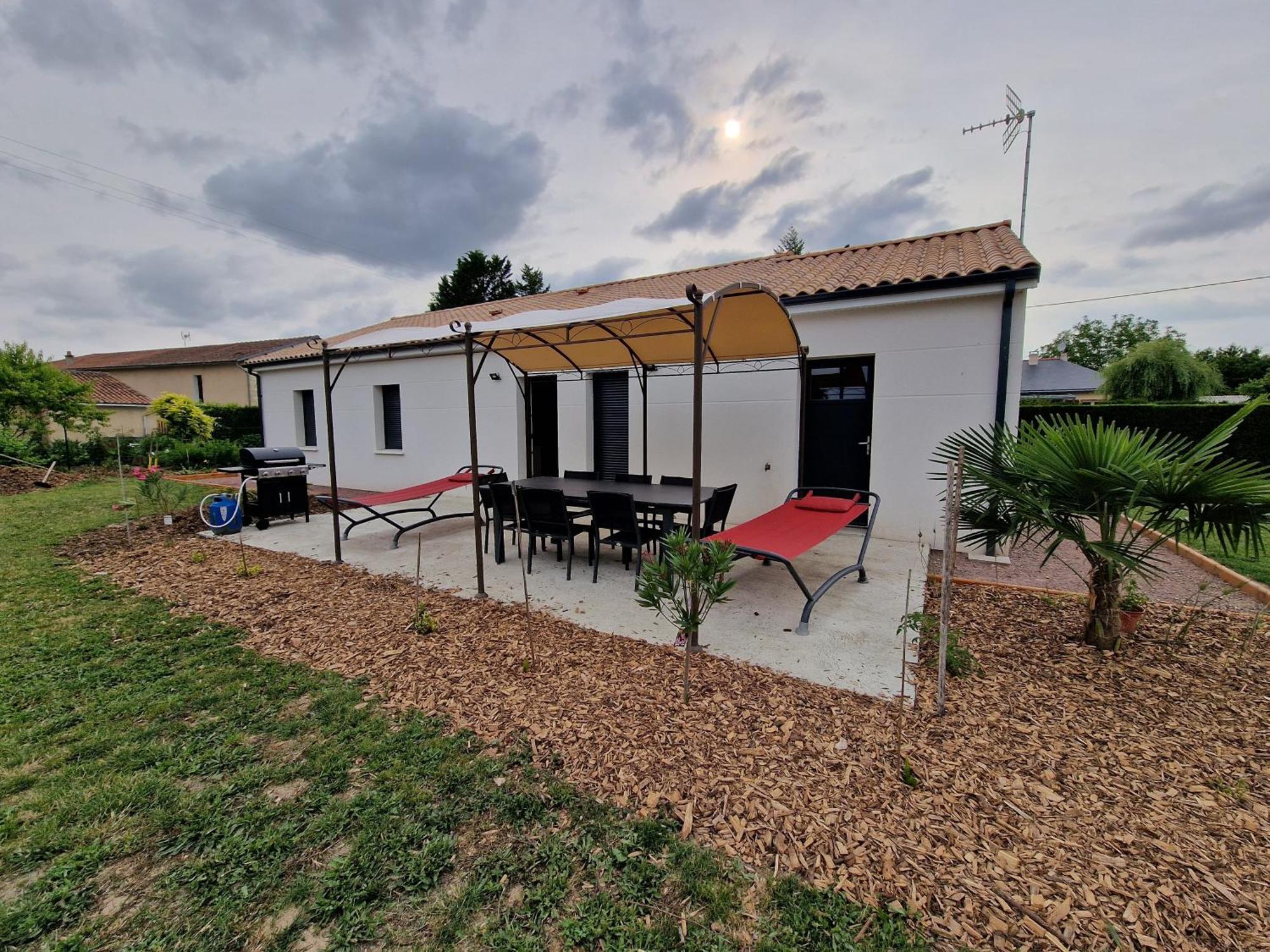 Les-Trois-Moutiers Coeur De Village Commerces Proximite Center Parcs מראה חיצוני תמונה