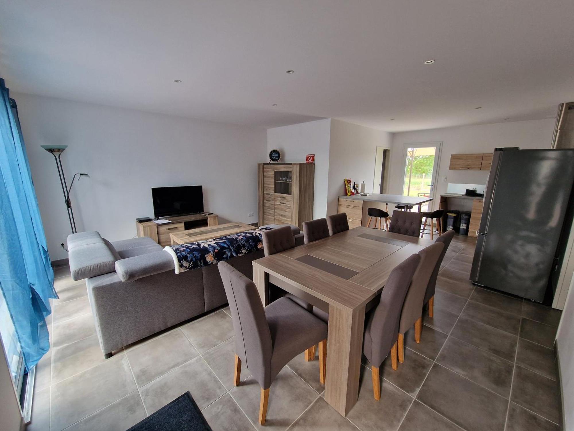 Les-Trois-Moutiers Coeur De Village Commerces Proximite Center Parcs מראה חיצוני תמונה